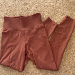 Vuori Rib Studio High Rise Waisted Ribbed Mauve Leggings Workout Pants